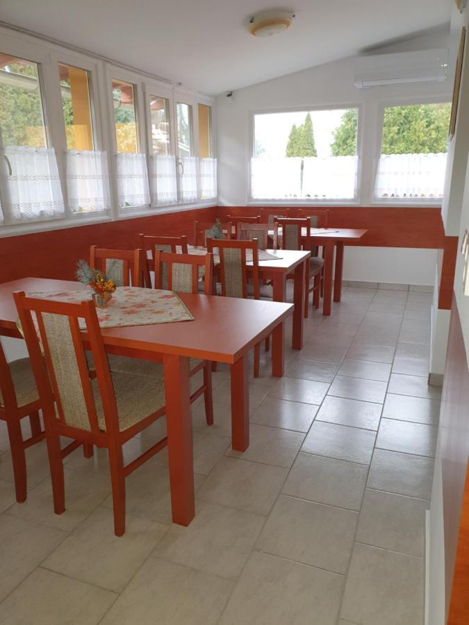 Hotel Gála Panzió Simontornya Esterno foto