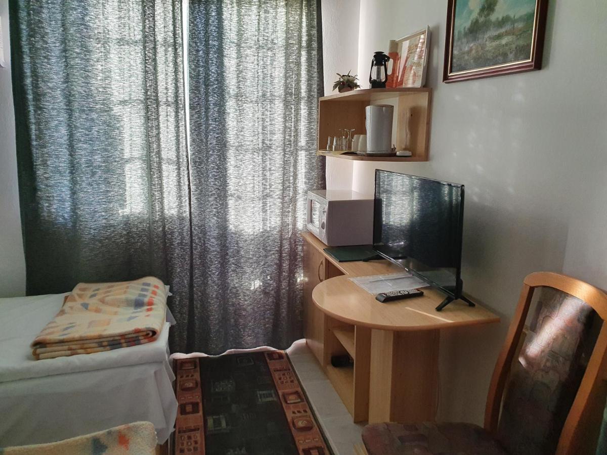 Hotel Gála Panzió Simontornya Esterno foto