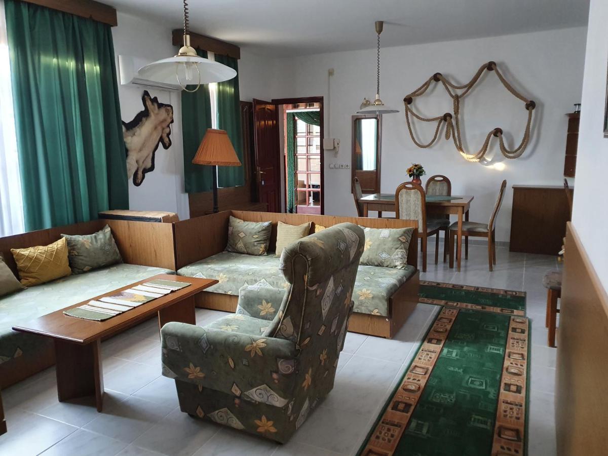 Hotel Gála Panzió Simontornya Esterno foto