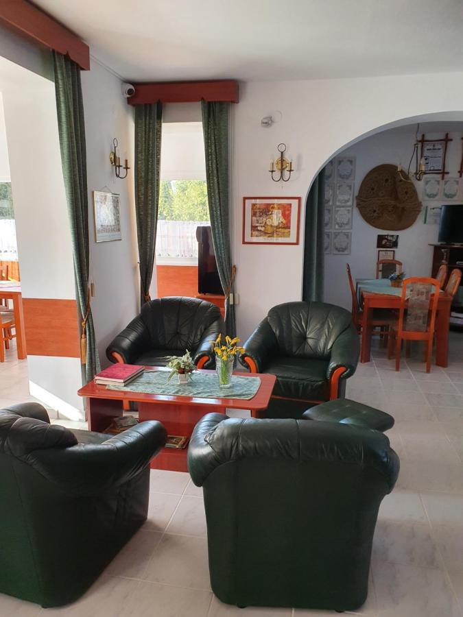 Hotel Gála Panzió Simontornya Esterno foto