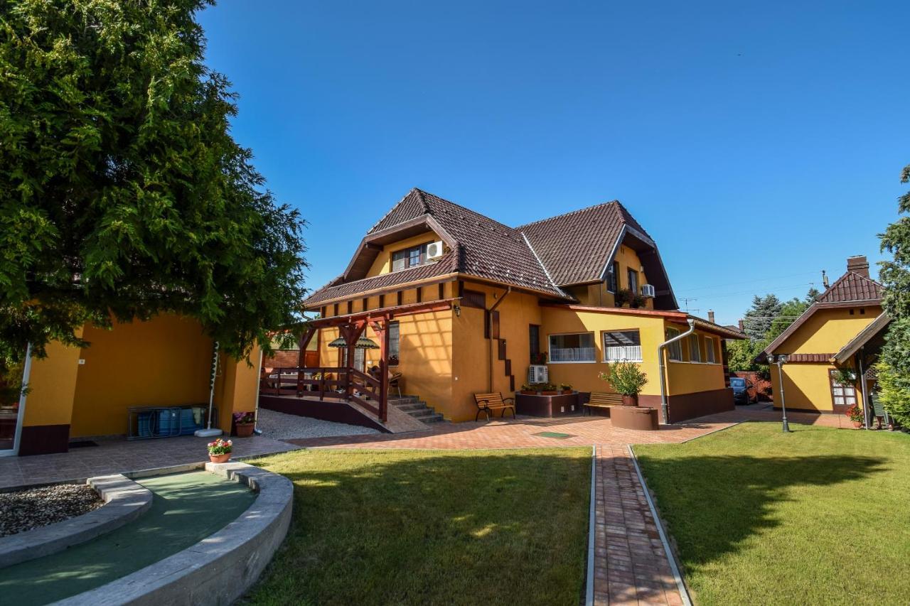 Hotel Gála Panzió Simontornya Esterno foto