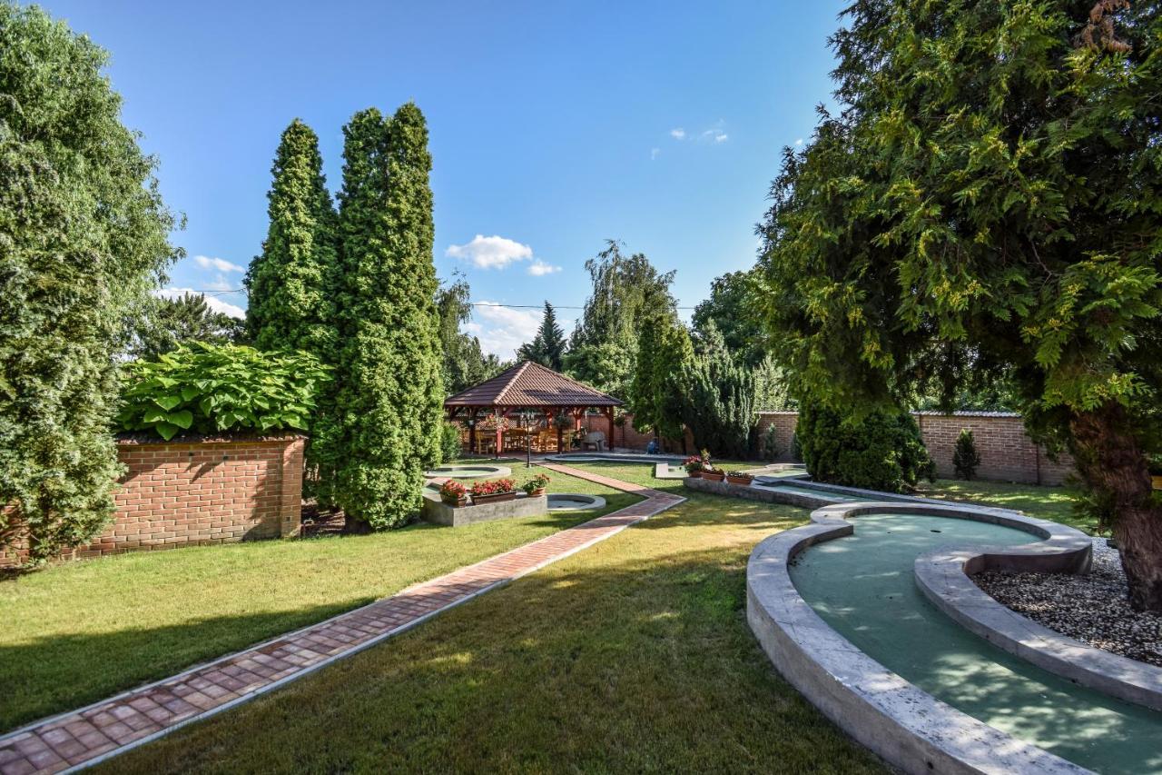 Hotel Gála Panzió Simontornya Esterno foto