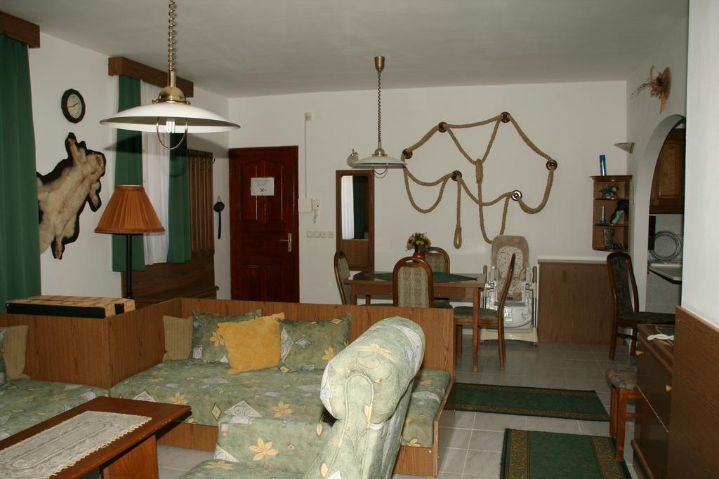 Hotel Gála Panzió Simontornya Camera foto