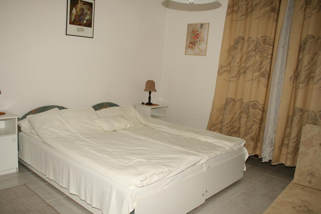 Hotel Gála Panzió Simontornya Camera foto